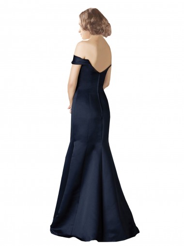 Bleu marine foncé Sirène Épaule Dénudée Col V Satiné Longue Robes demoiselle d'honneur / Robes de bal