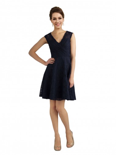 Bleu marine foncé Trapèze Col V Dentelle Courte Robes demoiselle d'honneur / Robes de cocktail Pas Cher