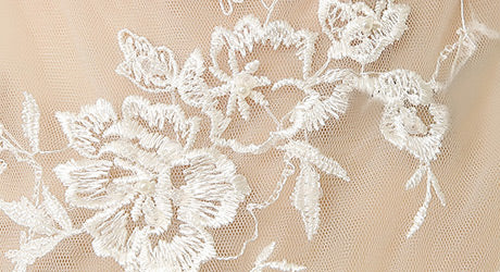 Broderie délicate | Right Brides